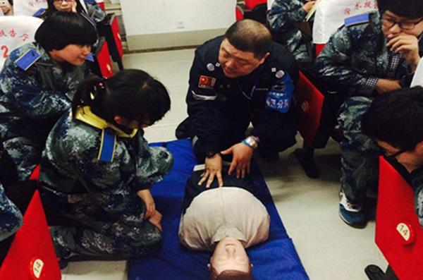 我院举办“大学生安全、防护”主题讲座