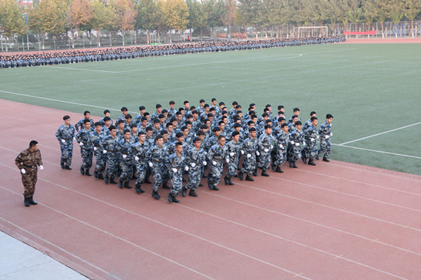 Beat365样板连队汇操表演赢得喝彩