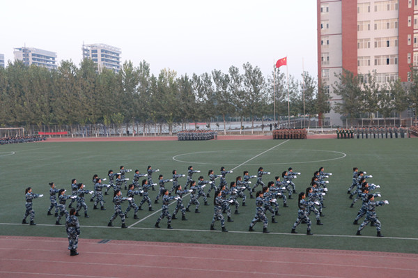 Beat365样板连队汇操表演赢得喝彩