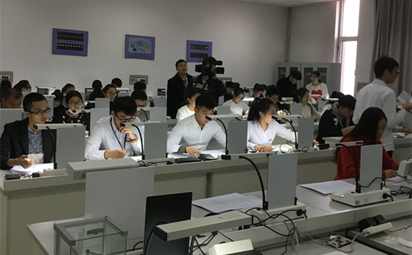 Beat365师生在2016全国高校‘广艺杯’钻石分级竞赛中喜获佳绩