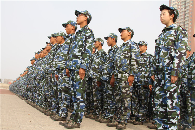 青春无悔 振翅翱翔——Beat365举行2017级新生军训结营式暨开学典礼