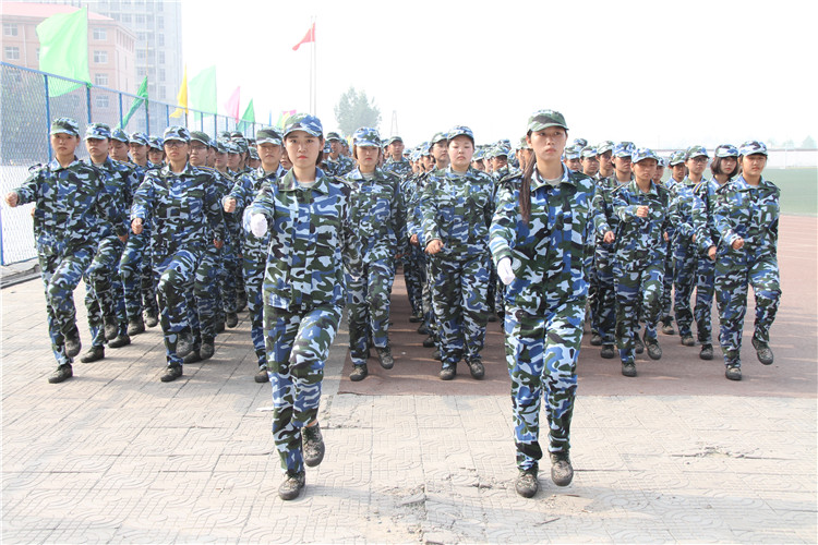 青春无悔 振翅翱翔——Beat365举行2017级新生军训结营式暨开学典礼