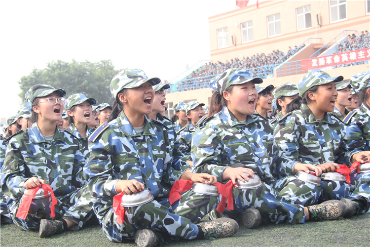 青春无悔 振翅翱翔——Beat365举行2017级新生军训结营式暨开学典礼