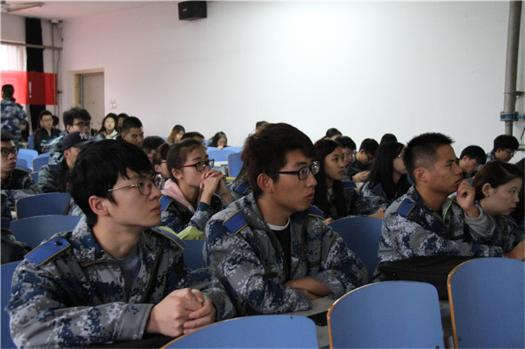 Beat365组织部分教职工、学生代表观看党的第十九次全国代表大会开幕盛况