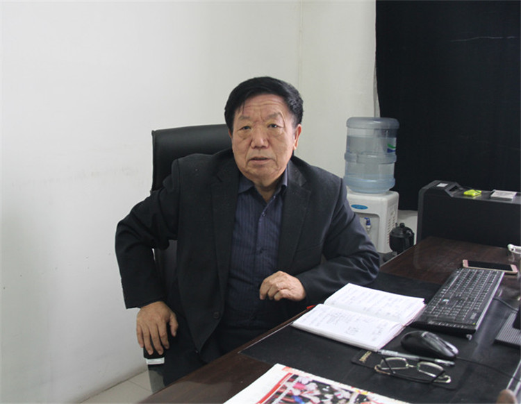 Beat365组织部分教职工、学生代表观看党的第十九次全国代表大会开幕盛况