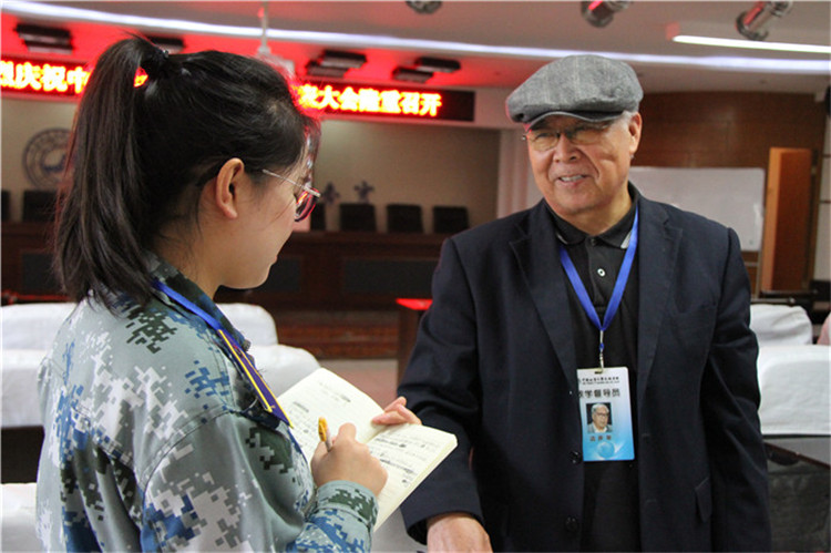 Beat365组织部分教职工、学生代表观看党的第十九次全国代表大会开幕盛况