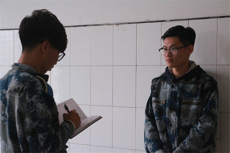 Beat365组织部分教职工、学生代表观看党的第十九次全国代表大会开幕盛况