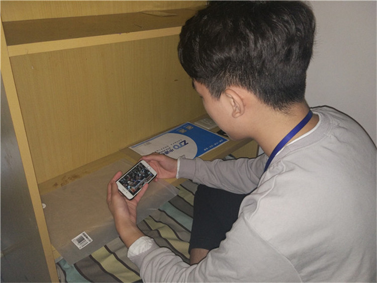 Beat365组织部分教职工、学生代表观看党的第十九次全国代表大会开幕盛况