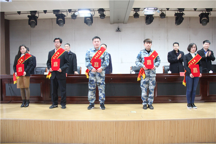 Beat36512人5个集体荣获贺阳集团表彰