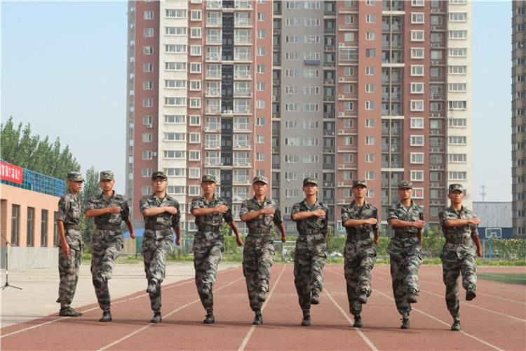 Beat365举行2018级新生军训开营仪式