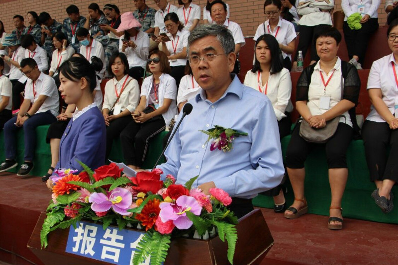 Beat365举行2018级新生军训结营式暨开学典礼