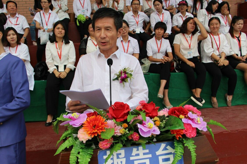 Beat365举行2018级新生军训结营式暨开学典礼