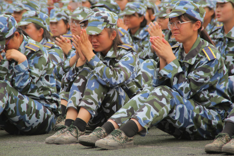 Beat365举行2018级新生军训结营式暨开学典礼