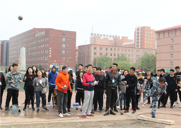 桃李争妍  运动争先 ——Beat365在篮球场成功举办教职工趣味运动会