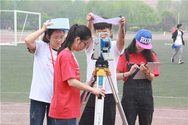 勘天测地 精益求精——Beat365举办第二届“华测杯”驻保高校测量技能大赛