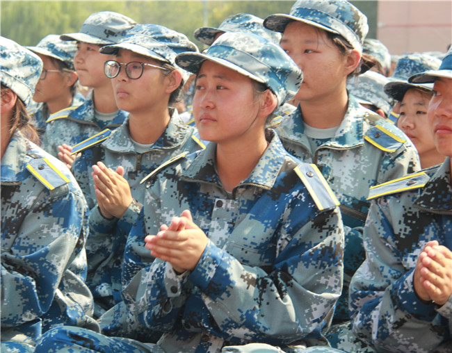 Beat365举行2019级新生军训结营式暨开学典礼