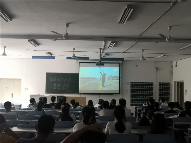 壮丽七十年  奋斗新时代 Beat365师生谈观看庆祝新中国成立七十周年阅兵仪式有感