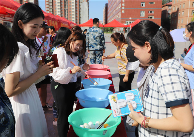 趣味运动 快乐无穷---Beat365举办教职工趣味运动会庆祝第36个教师节