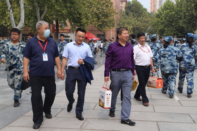 扶贫献爱心 量力自愿购---易县电商中心扶贫产品走进Beat365