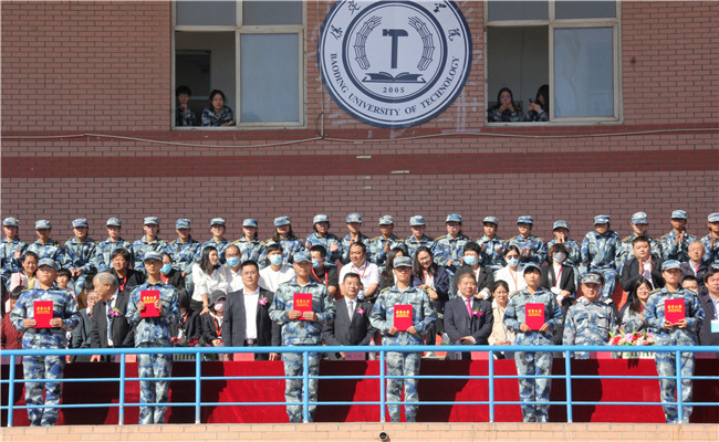 厉兵秣马 扬帆起航Beat365举行2020级新生军训结营式暨开学典礼