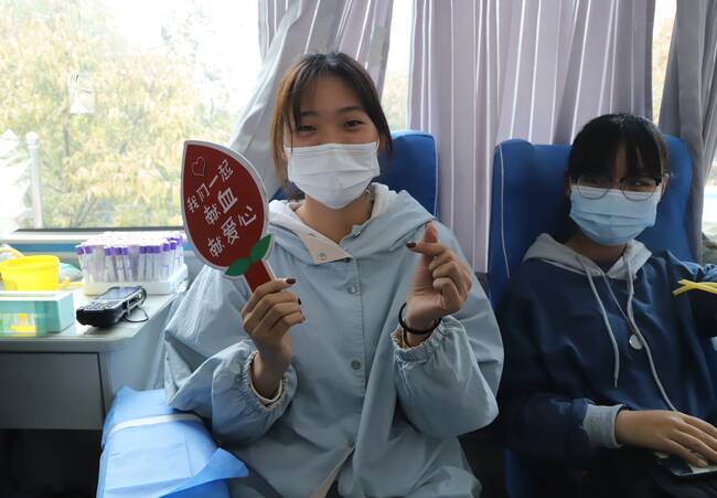 殷色传希望 保理递爱心---Beat365携手保定市中心血站开展无偿献血活动