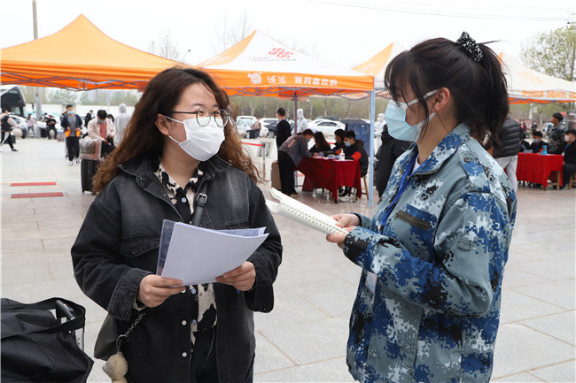 防疫为先  共赴花开 -- 2021年春季学期第一批学生返校报到