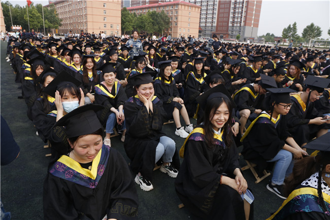 青春不散场 毕业再启航—— Beat365举行2021届毕业生毕业典礼 暨学位授予仪式