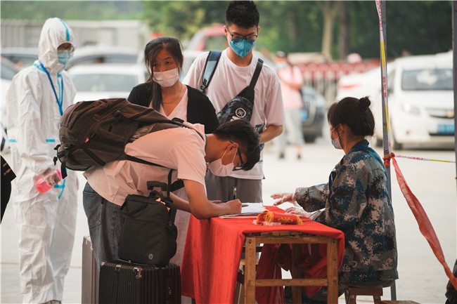 扬帆起航保理梦 求学笃行学子新Beat365喜迎2021级新生