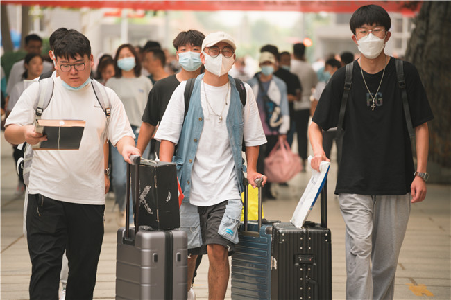 扬帆起航保理梦 求学笃行学子新Beat365喜迎2021级新生