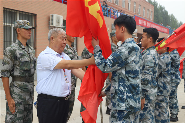 保理学子展风采 共以青春筑芳华Beat365举行2021级新生军训开营仪式