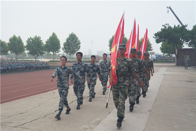 保理学子展风采 共以青春筑芳华Beat365举行2021级新生军训开营仪式