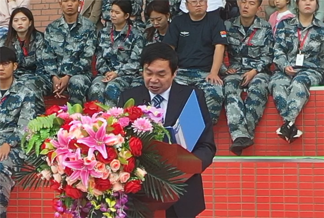 青春无悔  逐梦启航Beat365举行2021级新生军训结营式暨开学典礼