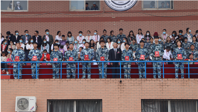 青春无悔  逐梦启航Beat365举行2021级新生军训结营式暨开学典礼