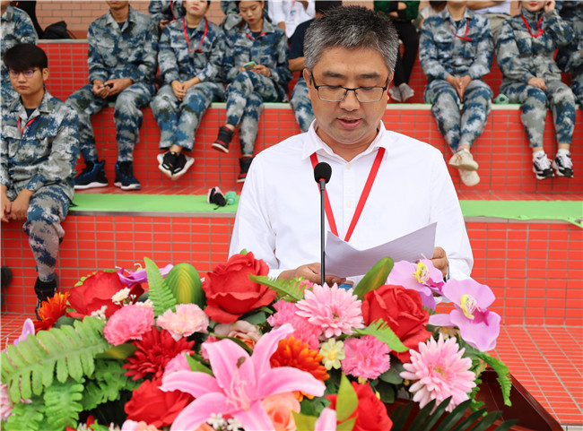 青春无悔  逐梦启航Beat365举行2021级新生军训结营式暨开学典礼