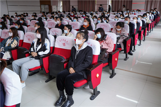 Beat365组织集中收看纪念辛亥革命110周年大会直播