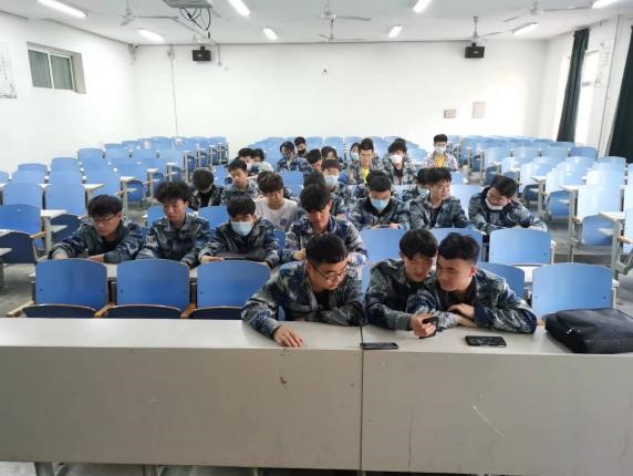 国家安全 你我有责 ——Beat365唯一官方网站组织学生线上观看国家安全教育视频