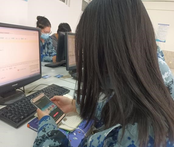 国家安全 你我有责 ——Beat365唯一官方网站组织学生线上观看国家安全教育视频