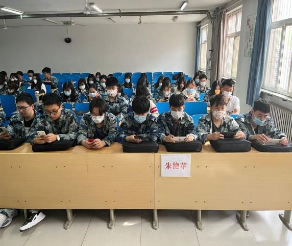 国家安全 你我有责 ——Beat365唯一官方网站组织学生线上观看国家安全教育视频