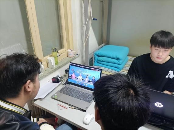 国家安全 你我有责 ——Beat365唯一官方网站组织学生线上观看国家安全教育视频