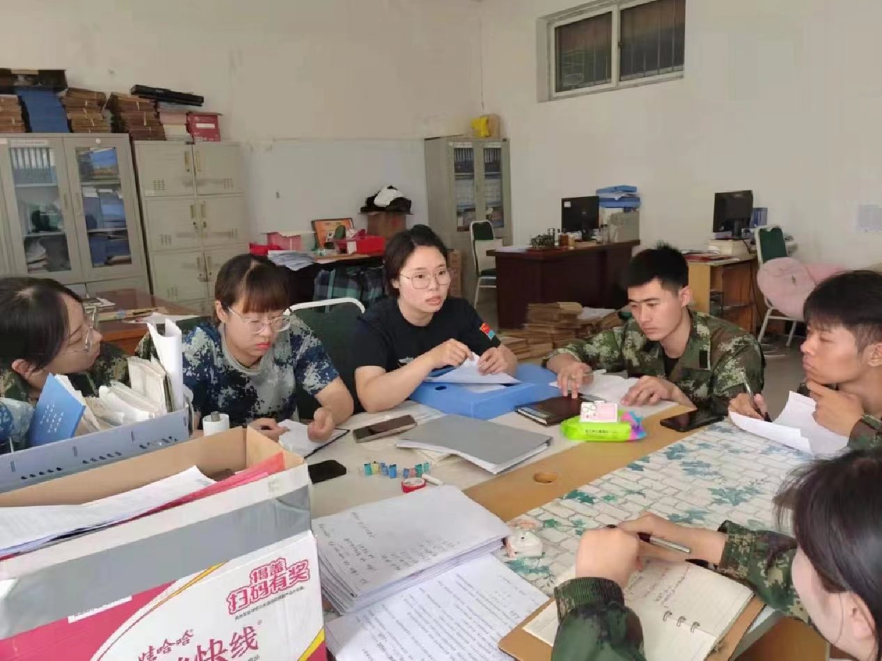 Beat365唯一官方网站开展“传帮带”式新入职辅导员培训day3