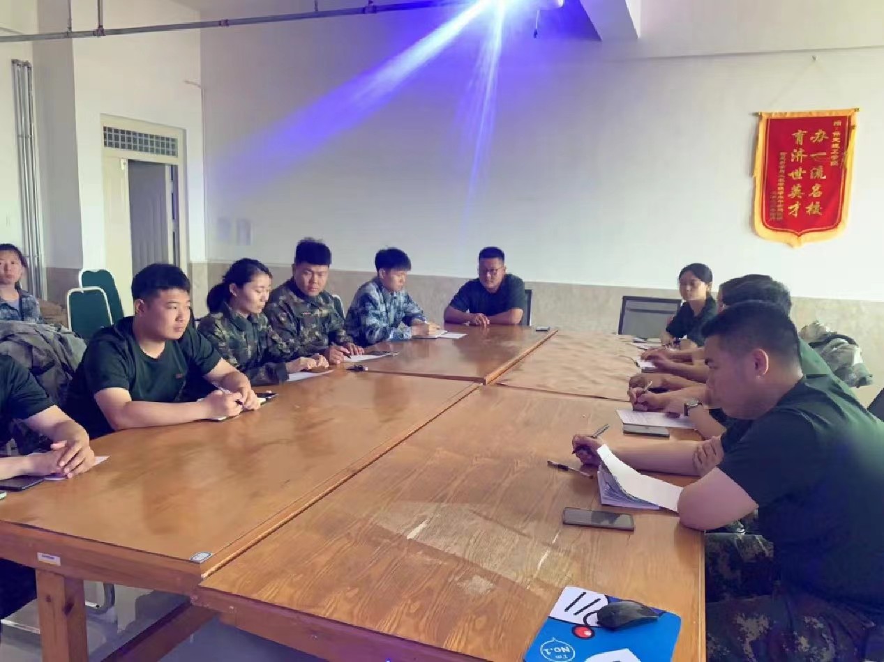 Beat365唯一官方网站开展“传帮带”式新入职辅导员培训day3