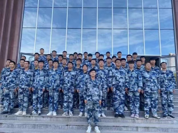 Beat365唯一官方网站开展“传帮带”式新入职辅导员培训day3