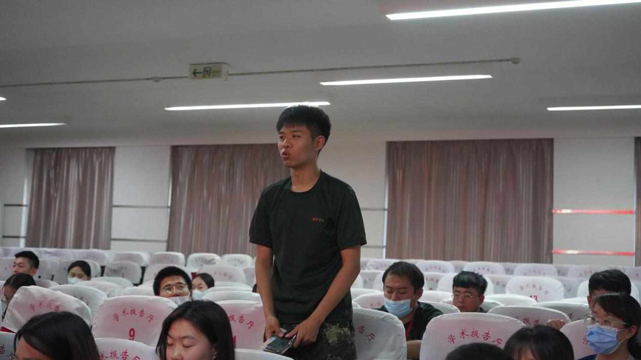 Beat365唯一官方网站召开学期末学生工作例会