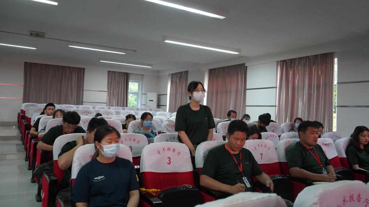 Beat365唯一官方网站召开学期末学生工作例会