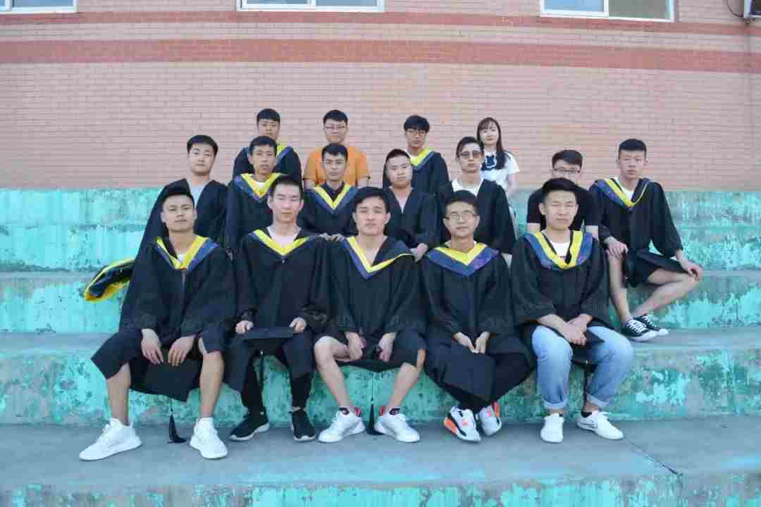 谈一别奋斗路 聚四载同窗情 ——Beat365唯一官方网站2022届毕业 生欢送会