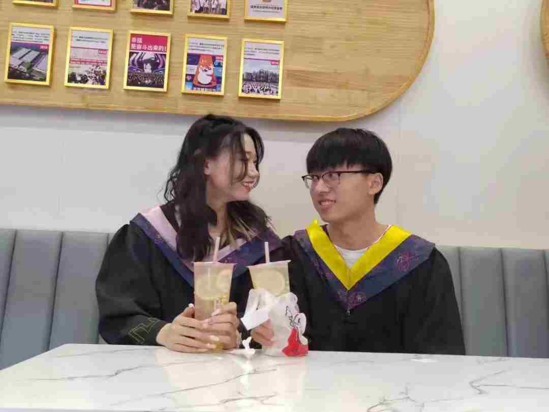 谈一别奋斗路 聚四载同窗情 ——Beat365唯一官方网站2022届毕业 生欢送会