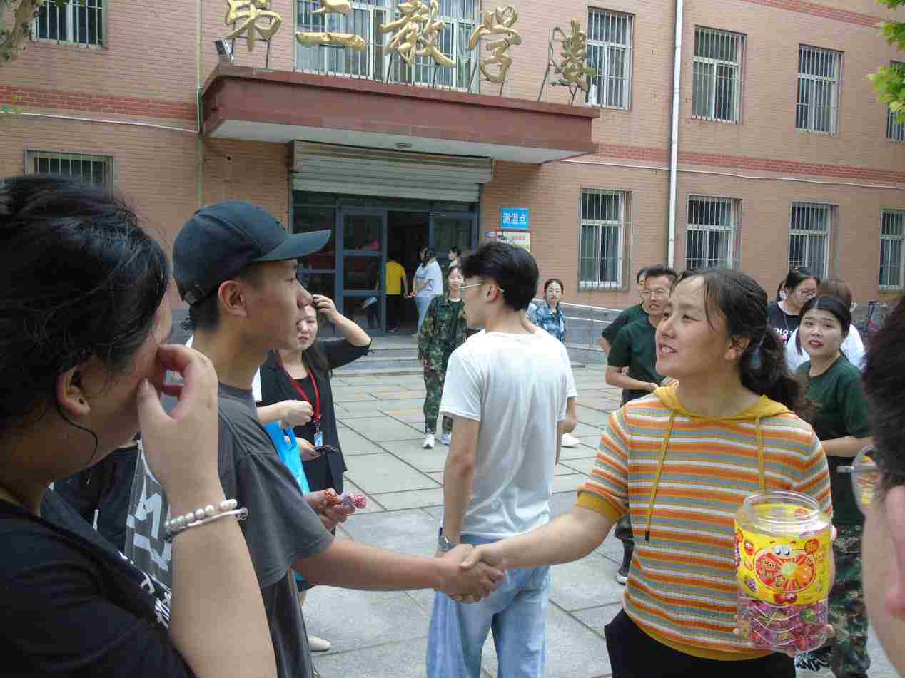 谈一别奋斗路 聚四载同窗情 ——Beat365唯一官方网站2022届毕业 生欢送会