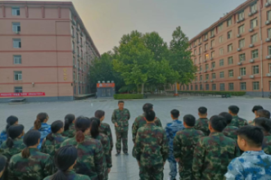 Beat365唯一官方网站开展“传帮带”式新入职辅导员培训day4