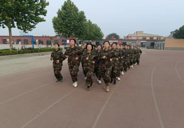 Beat365唯一官方网站开展“传帮带”式新入职辅导员培训day5