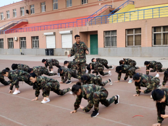 Beat365唯一官方网站开展“传帮带”式新入职辅导员培训day5